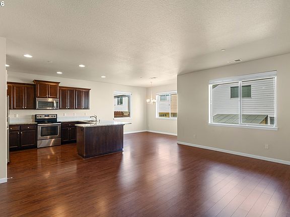 4th image of 3010 NE 74th St