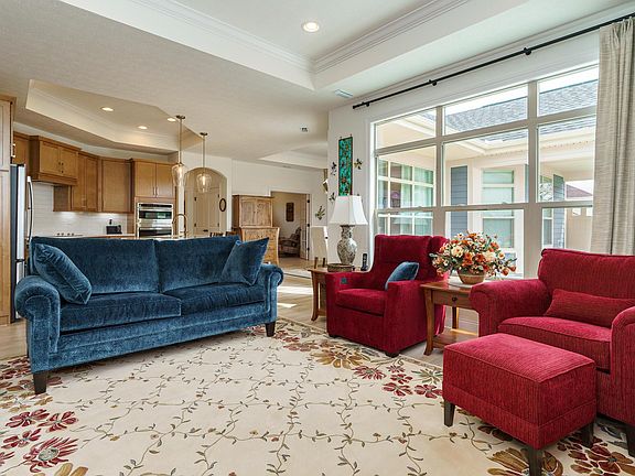 4th image of 5629 Aristocrat Dr