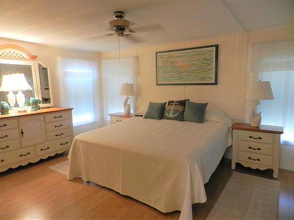 5th image of 812 Sapodilla Dr