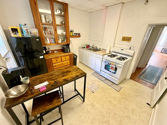 4th image of 124 G St #1