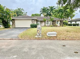 222 NW 92nd Ter, Pompano Beach, FL 33071