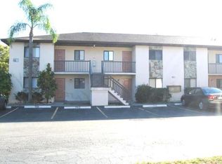 2700 Park Windsor Dr, Fort Myers, FL 33901