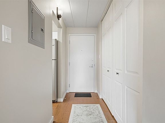 2nd image of 5 Bayard Rd APT 520
