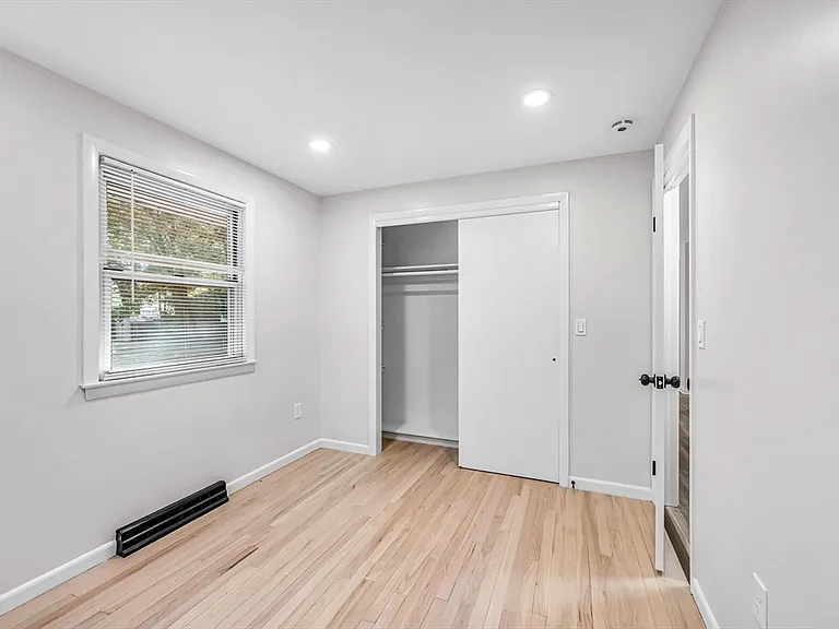 557 Maple Rd #1 — Photo 33