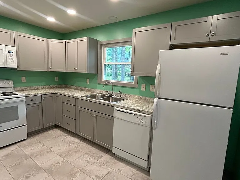 1904 N Oak Ln — Photo 9