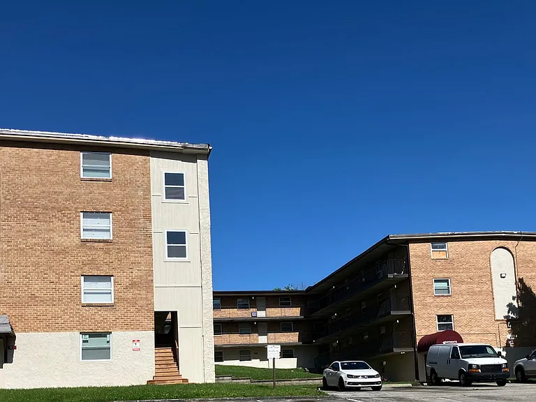 River Pointe Apartments — Photo 2