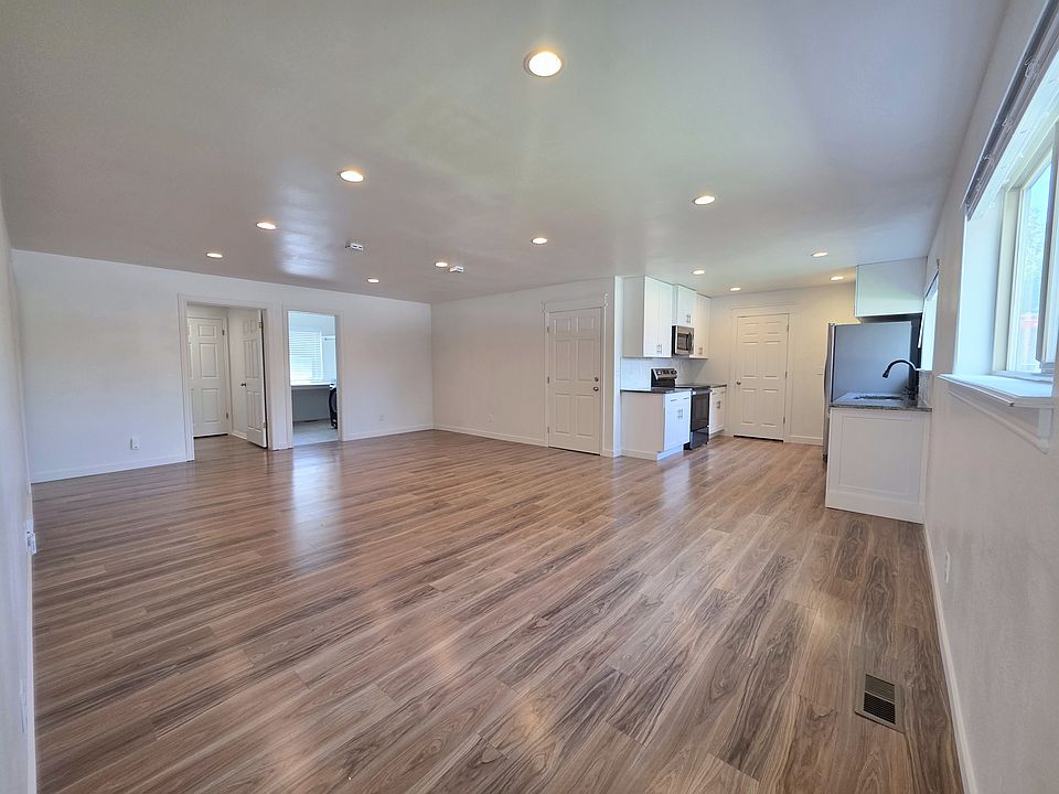 1st image of 326 N Escalante Dr #B