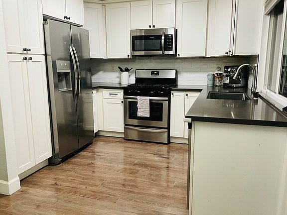 3rd image of 23418 Gaucho Ct