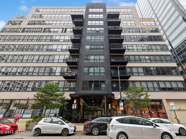 130 S Canal St APT 701, Chicago, IL 60606