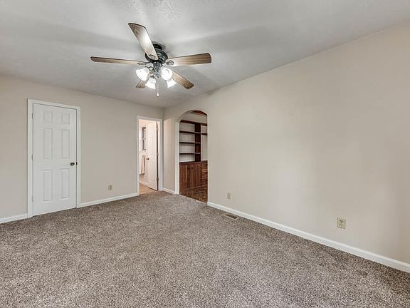5th image of 1211 E Woodshire Dr