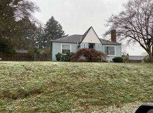 8227 SE Cesar E Chavez Blvd, Portland, OR 97202