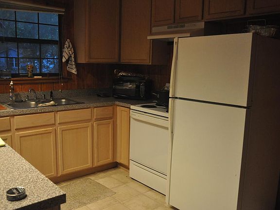 3rd image of 3640 Cherry Bluff Ln #B