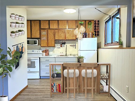 Example of furnished kitchen