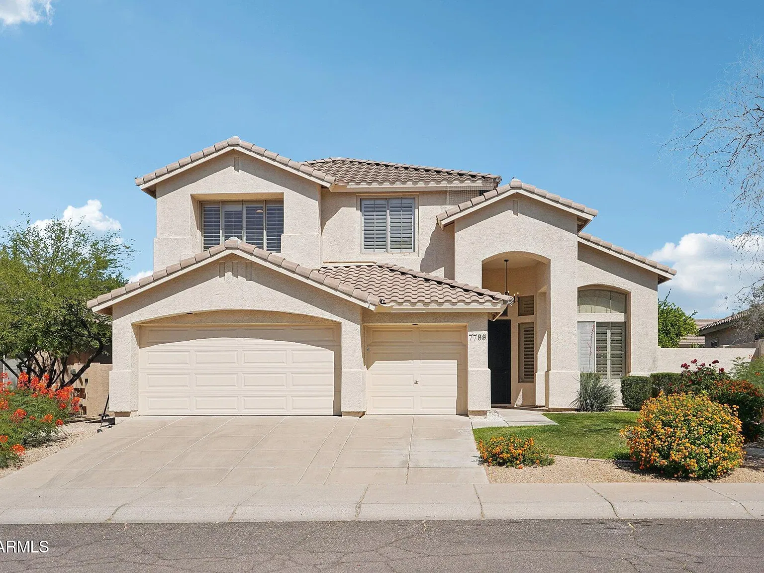 4 bed, 2.5 bath, 2441 sqft, $6,000 — Photo 4