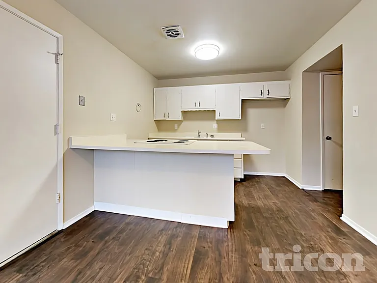 10069 Lincoln Village Dr — Photo 6