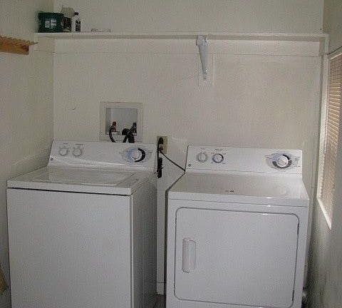 Washer/dryer included!