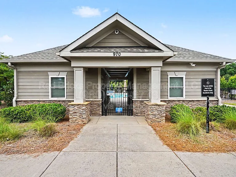 655 Brookhaven Dr — Photo 33