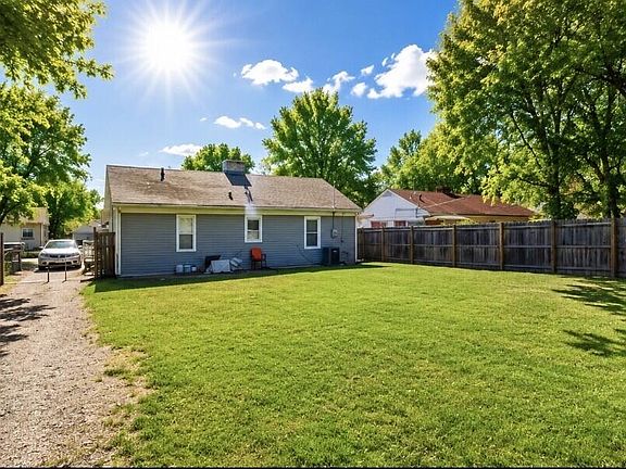 4th image of 613 Stratford Dr