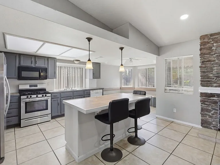 16488 Mountain St — Photo 23
