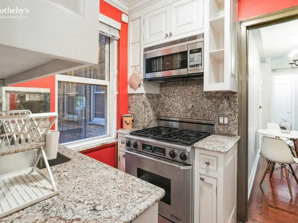 321 East 43rd Street image 6 of 12