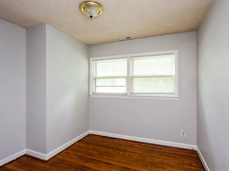 4809 Thornwood Rd — Photo 15