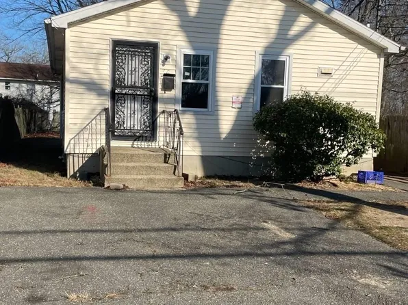 19 Mount Avenue, Wyandanch, NY 11798