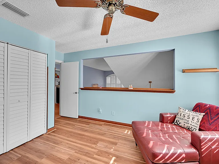 2922 Port Royale Ln S — Photo 22