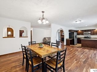 5800 Berkeley Dr, Lincoln, NE 68512
