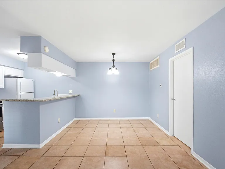 8918 Bissonnet St #112 — Photo 9