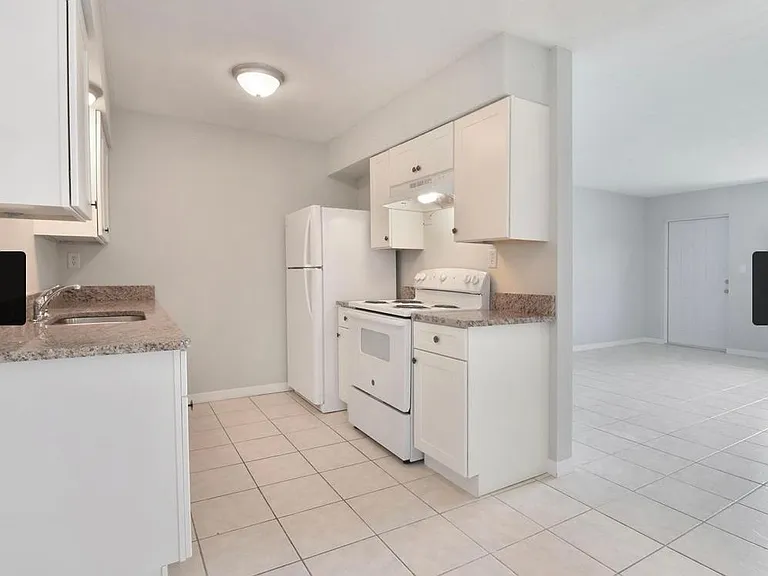 190 E Olmstead Dr #F16 — Photo 12