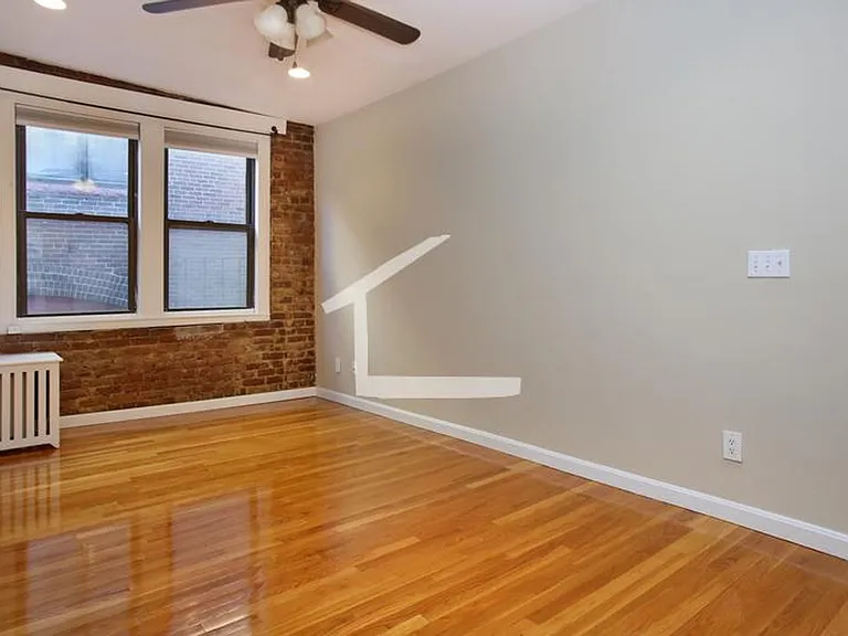 20 Burbank St #14 — Photo 6