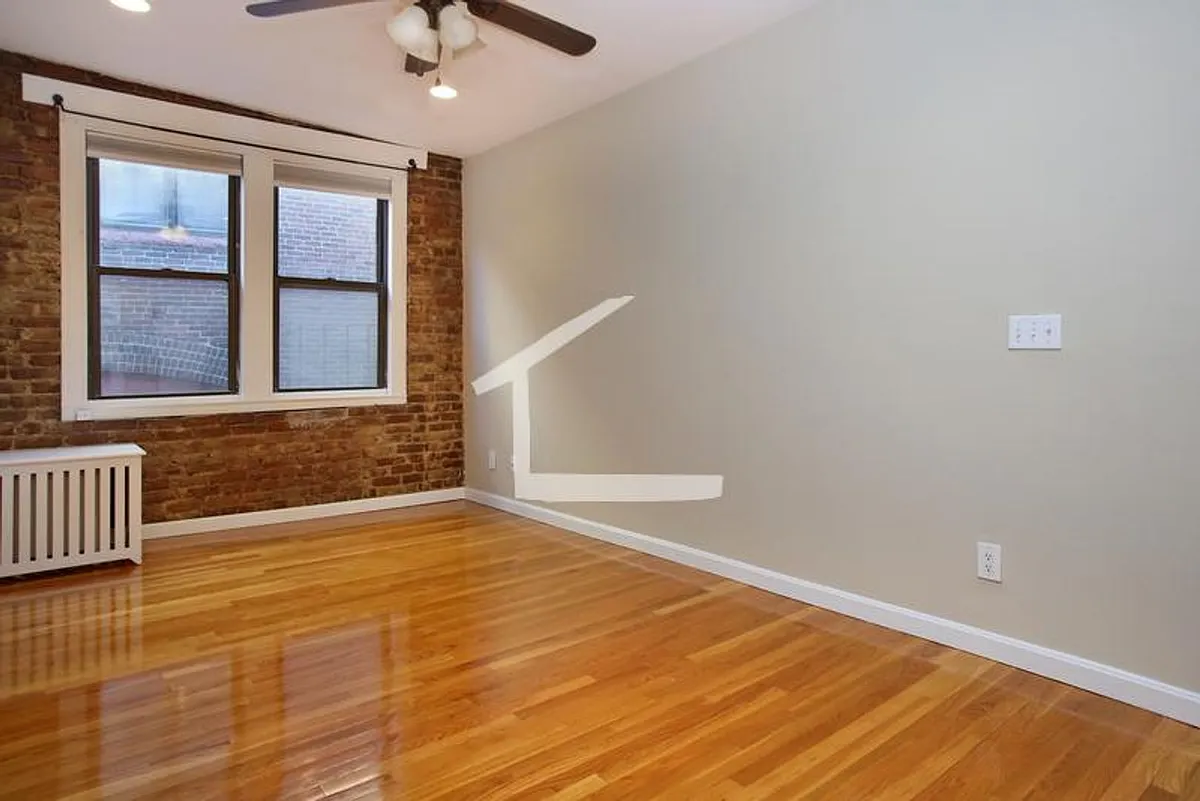 Building Photo - 65 Burbank St #13