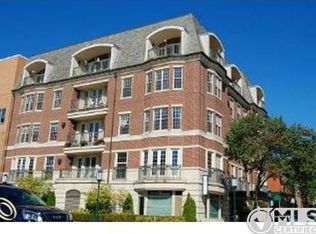 180 Pierce St UNIT 3, Birmingham, MI 48009