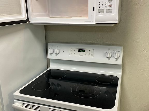 4th image of 1495 W Mulberry St #6