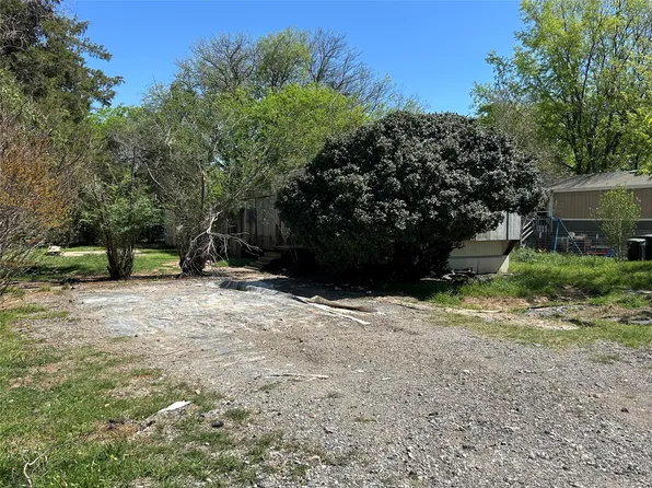 1812 Gale Dr, Azle, TX 76020