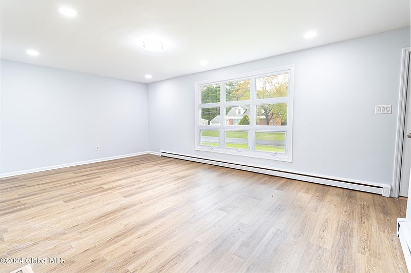 5th image of 208 S Arrow Street