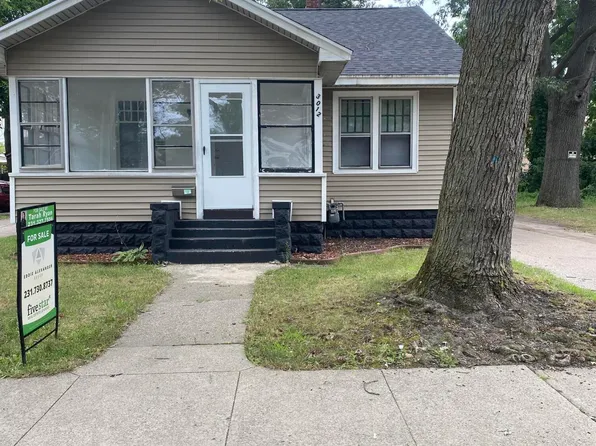 3012 Sanford St, Muskegon Heights, MI 49444