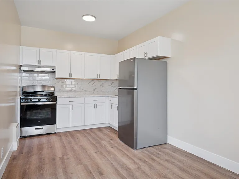 6202 Wayne Ave #B31 — Photo 5