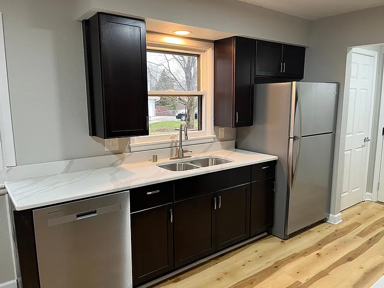 730 Normandy Cir — Photo 3