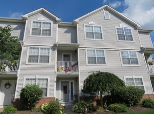 202 Hudson Ct, Hackettstown, NJ 07840