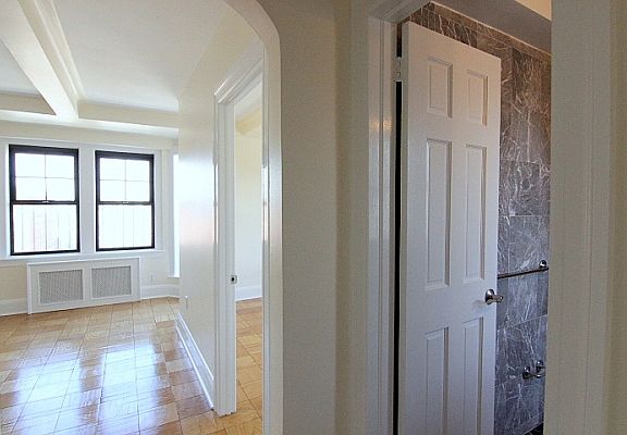 3rd image of 95 Christopher St APT 15A