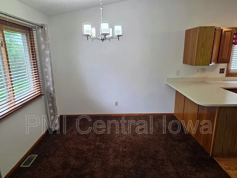 5310 Brookview Dr — Photo 9