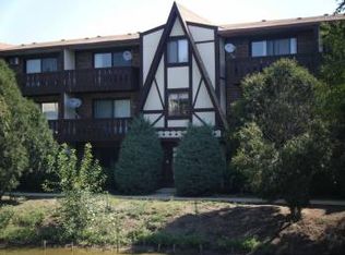 6704 Cedar Ln APT 2, Westmont, IL 60559