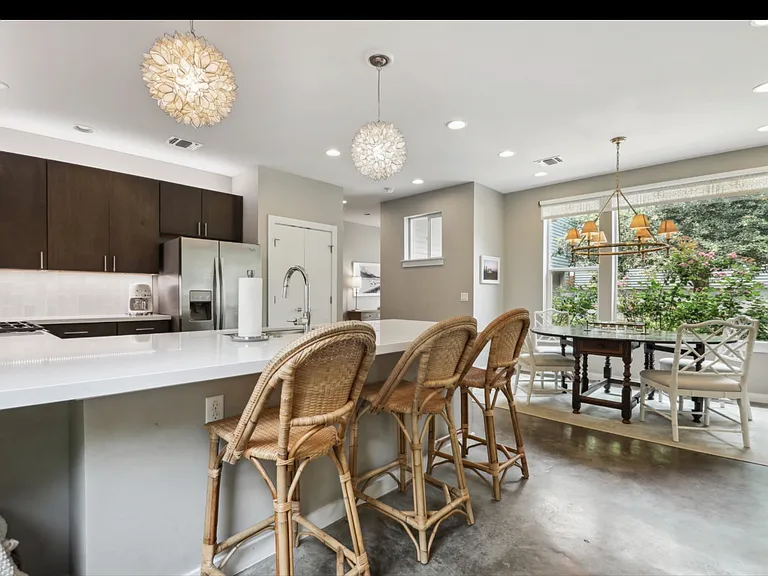 3001 Del Curto Rd — Photo 28