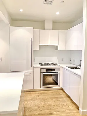 Rented by Fultonex Realty LLC | media 4