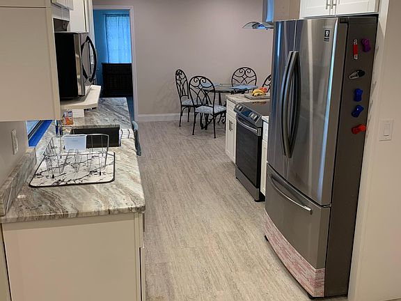4th image of 1815 SE 6th Ln