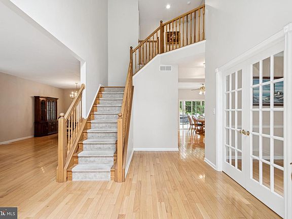 5th image of 2 Teaberry Ct