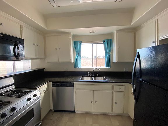 5th image of 1819 Greenfield Ave APT 304