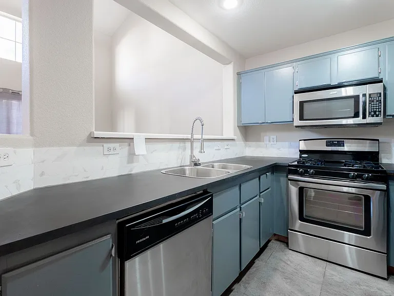 9688 Belle Regal St — Photo 15