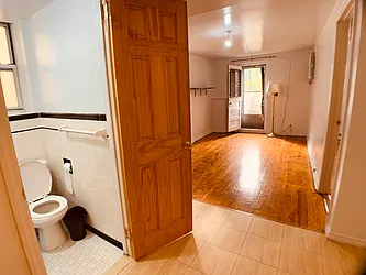 Rented by Laura Nguyen, LREB